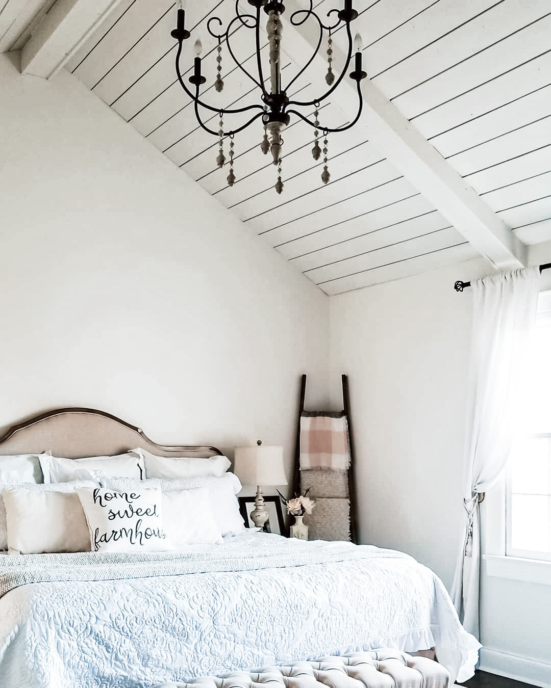 Dreamy Farmhouse Bedroom Ideas - DIY Darlin'
