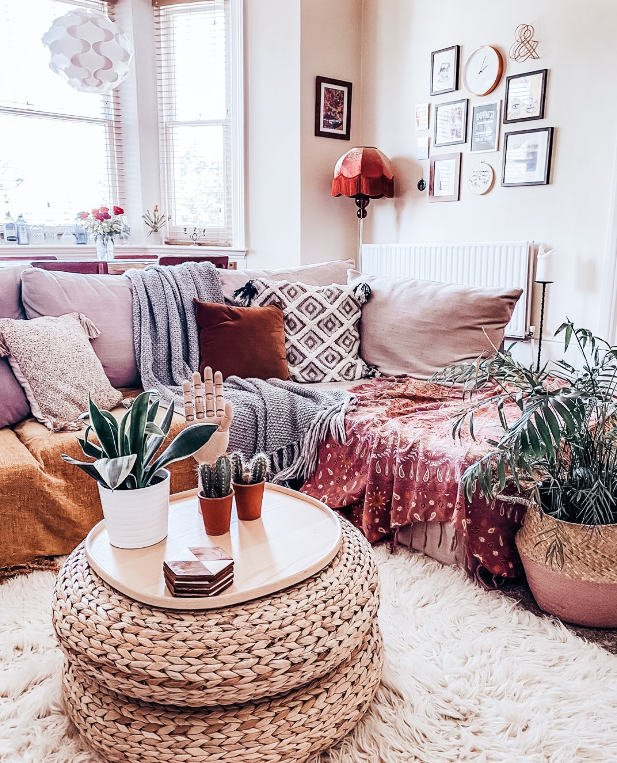 10 Chic and Cozy Boho Living Room Ideas - DIY Darlin'