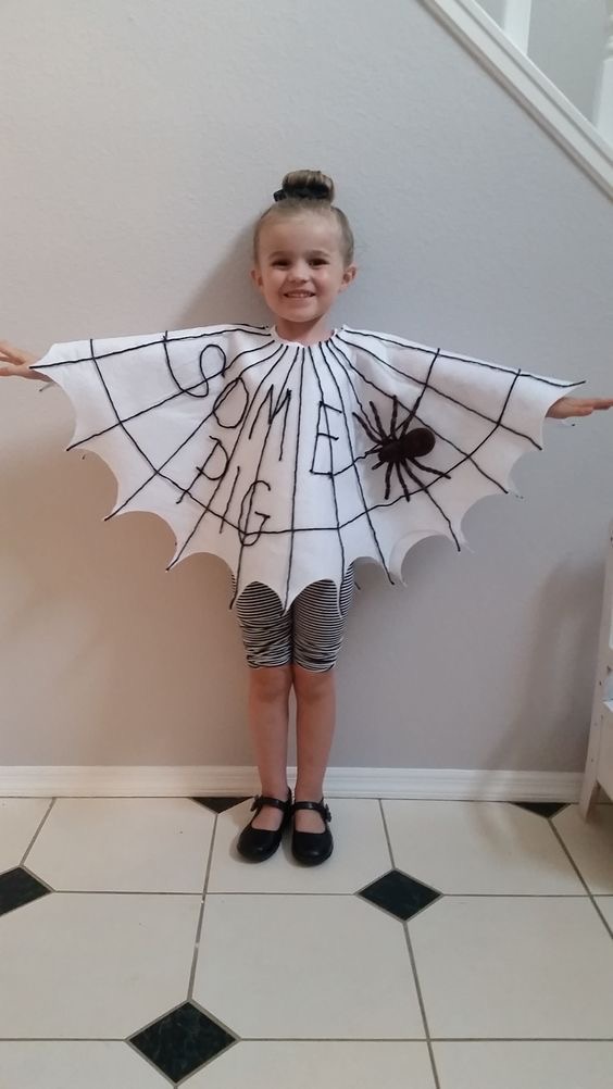 Child dressed as Charlotte from the book Charlottes Web